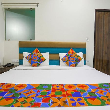 Chinhat Fabhotel Sm Palace מראה חיצוני תמונה