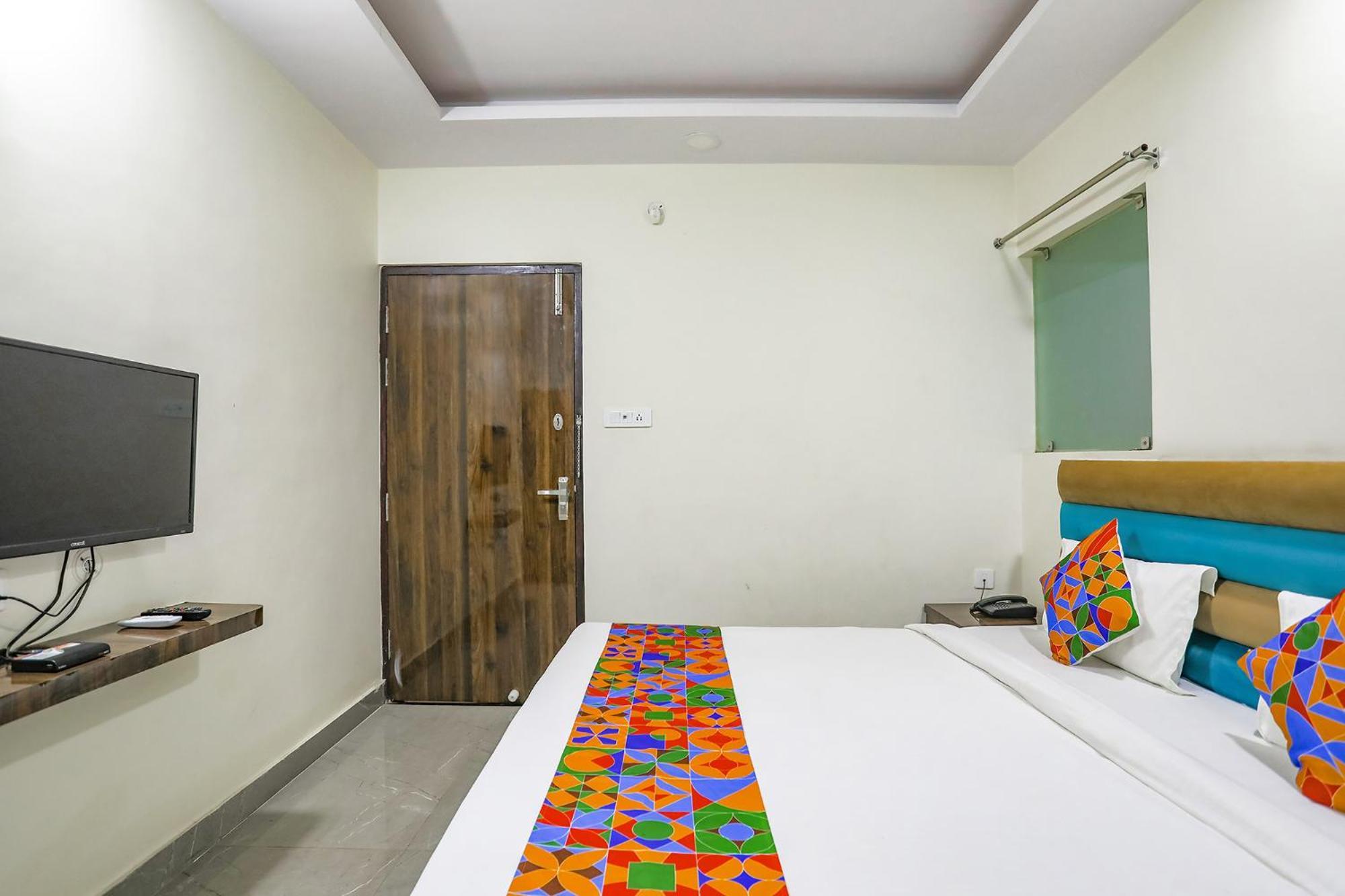 Chinhat Fabhotel Sm Palace מראה חיצוני תמונה