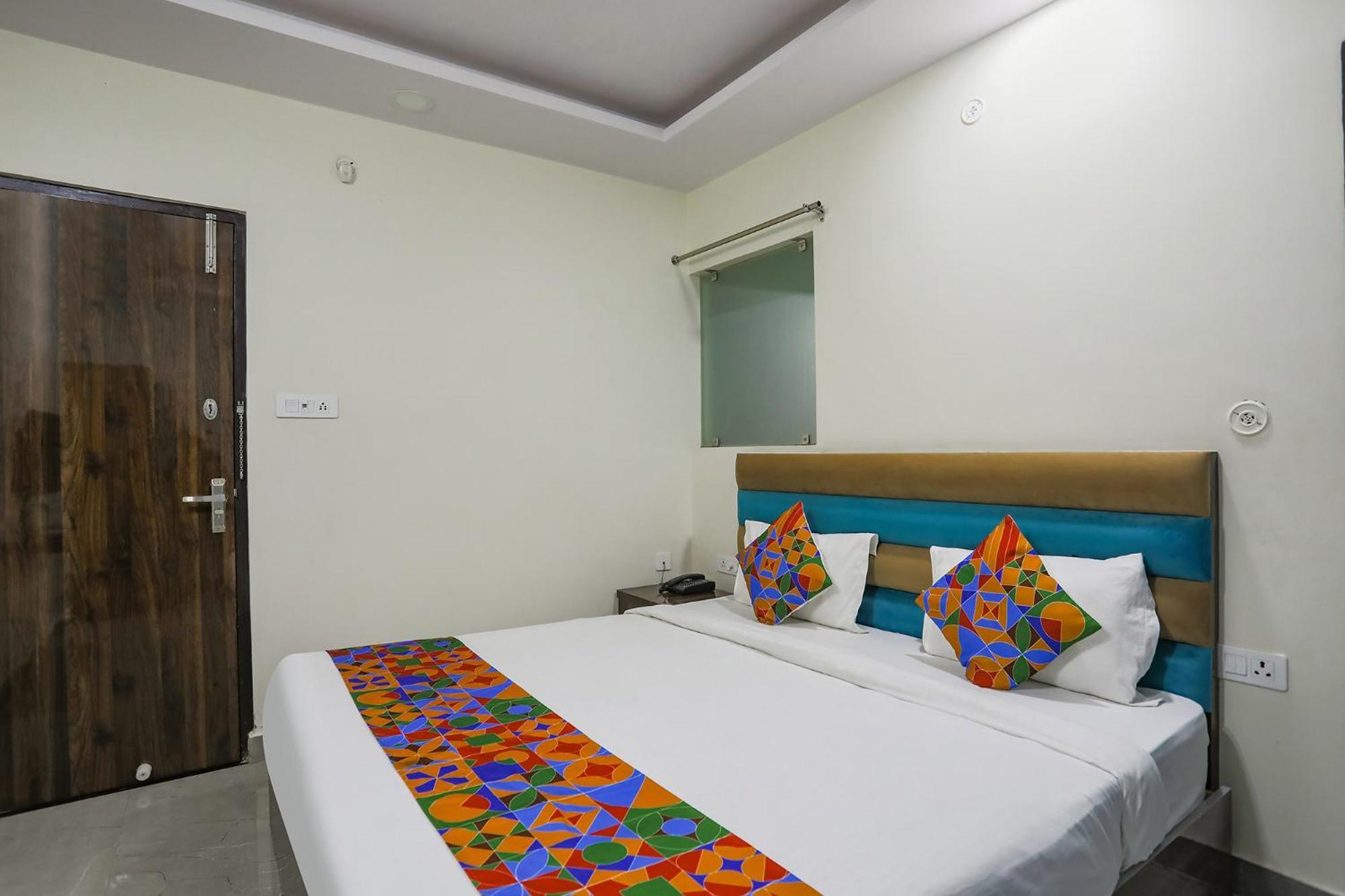 Chinhat Fabhotel Sm Palace מראה חיצוני תמונה