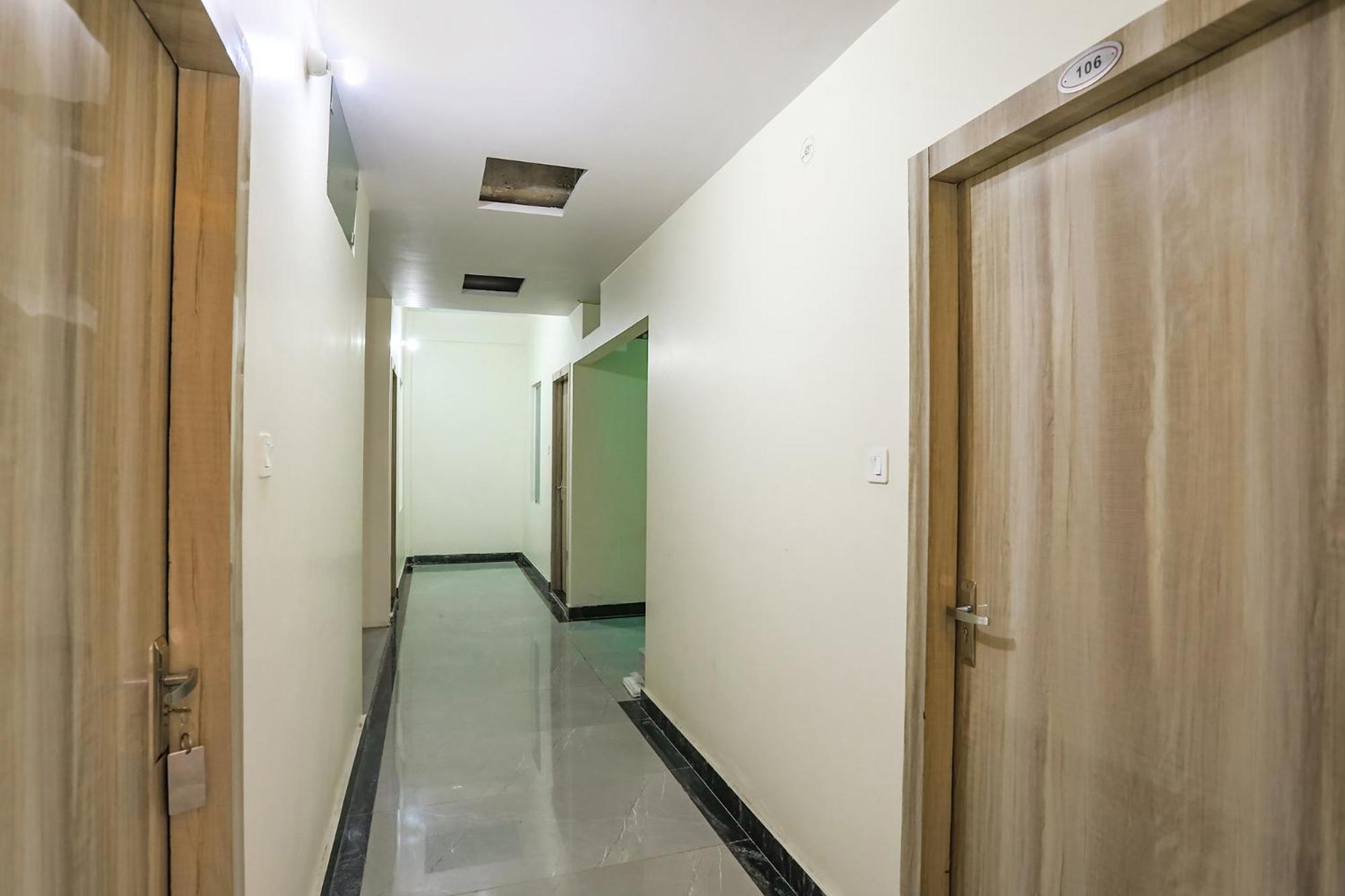 Chinhat Fabhotel Sm Palace מראה חיצוני תמונה